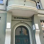 Przedwojenna Kamienica Apartment