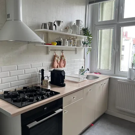 Przedwojenna Kamienica Apartment